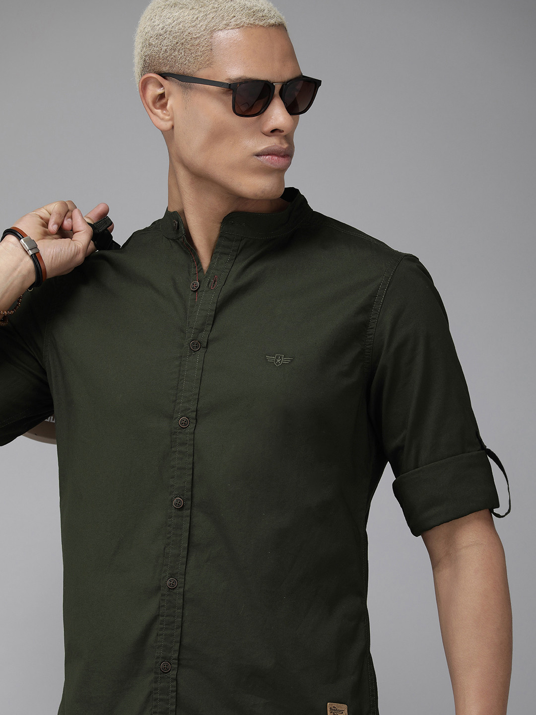 

The Roadster Life Co. Men Slim Fit Casual Shirt, Olive