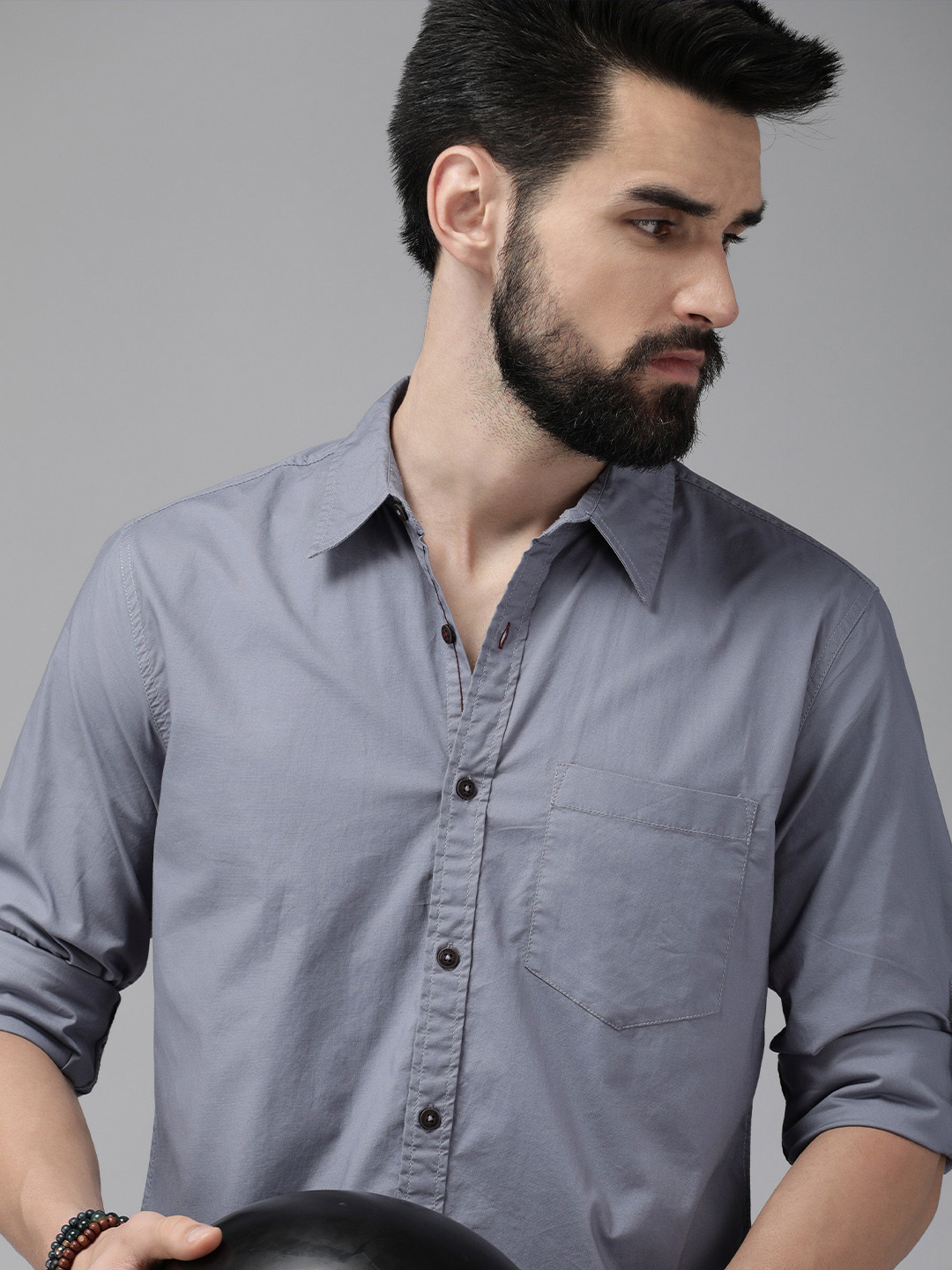 

The Roadster Lifestyle Co Men Grey Solid Slim Fit Casual Shirt