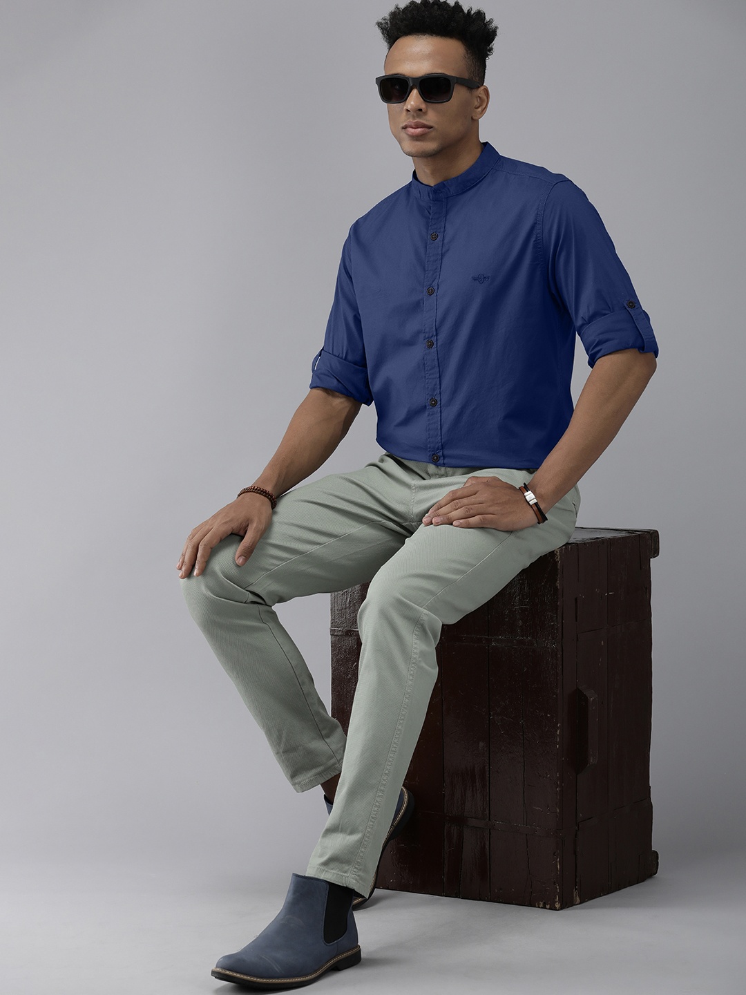 

Roadster Men Navy Blue Slim Fit Casual Shirt