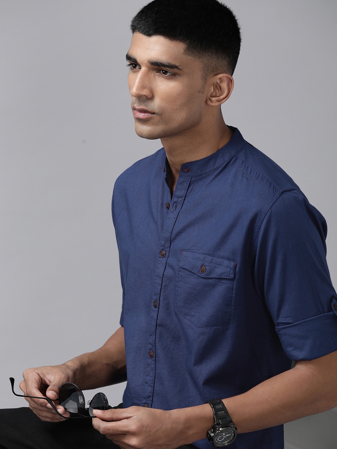 

Roadster The Lifestyle Co. Band Collar Cotton Casual Shirt, Navy blue