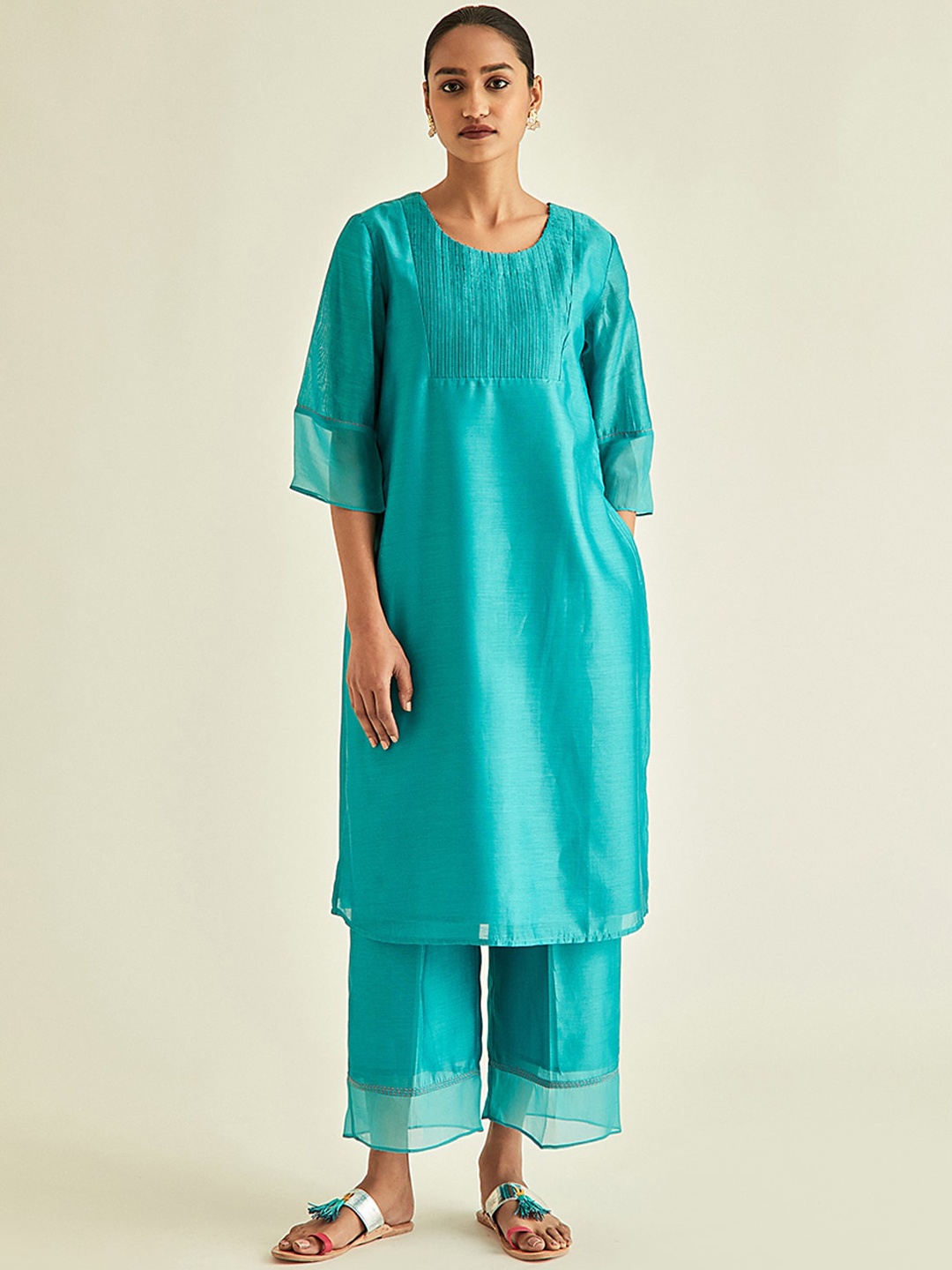 

Ancestry Women Green Geometric Yoke Design Flared Sleeves Chanderi Silk Chanderi Silk Kurta