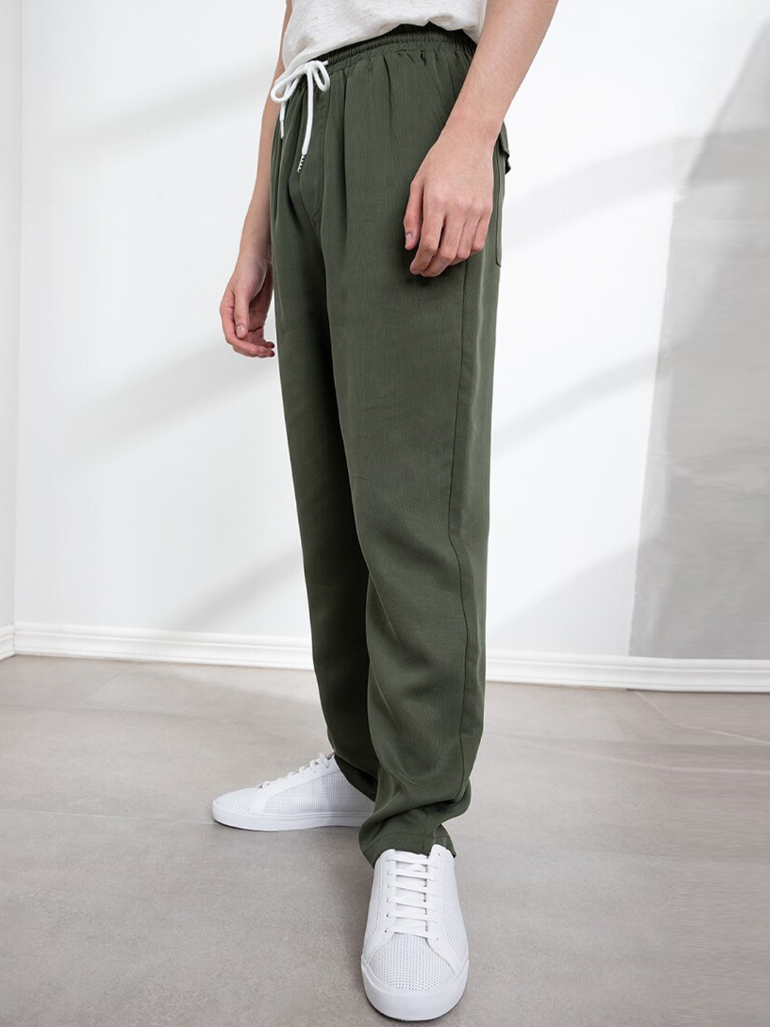 

ORIGIN BY ZALORA Men Green Solid Lounge Pants