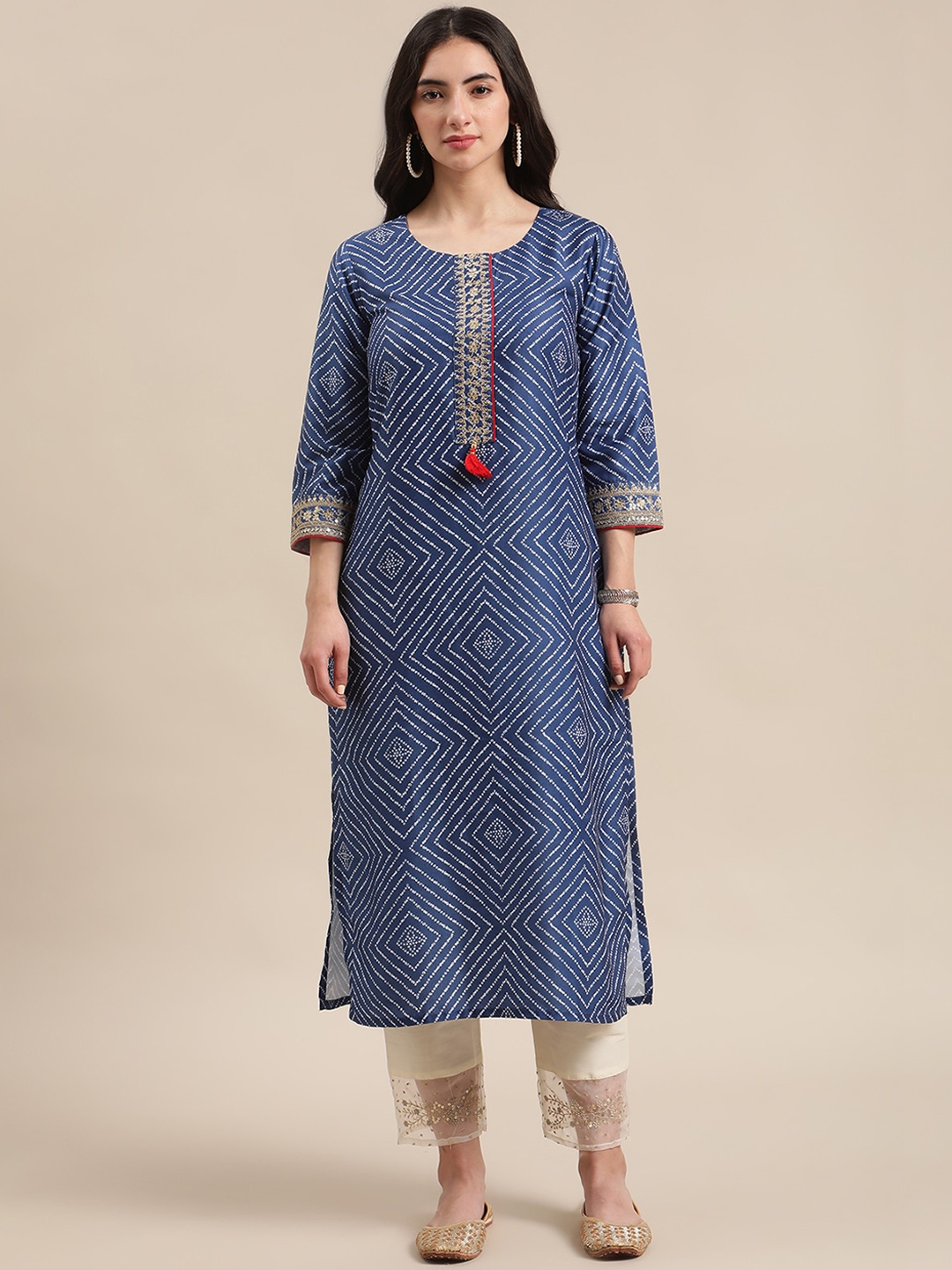 

Varanga Women Blue & White Geometric Printed Kurta
