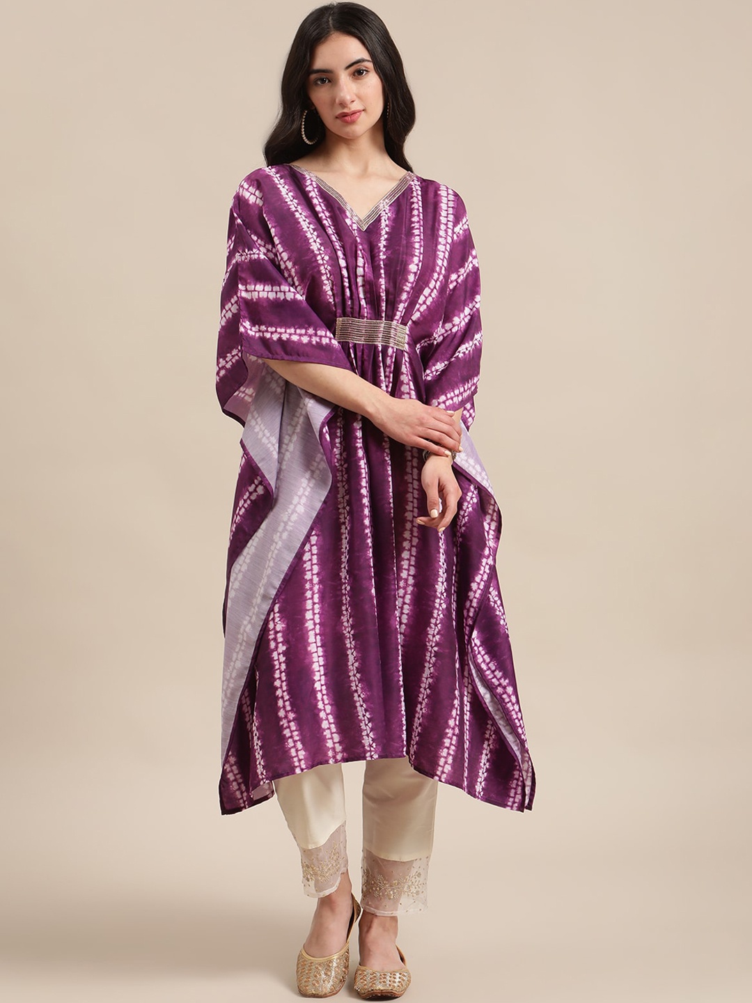 

Varanga Women Purple & White Dyed Flared Sleeves Kaftan Kurta