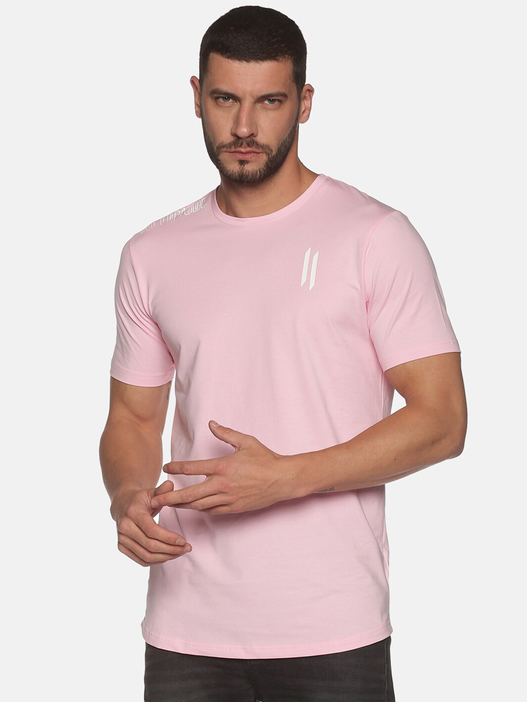 

ATTIITUDE Men Pink Solid Cotton Slim Fit T-shirt
