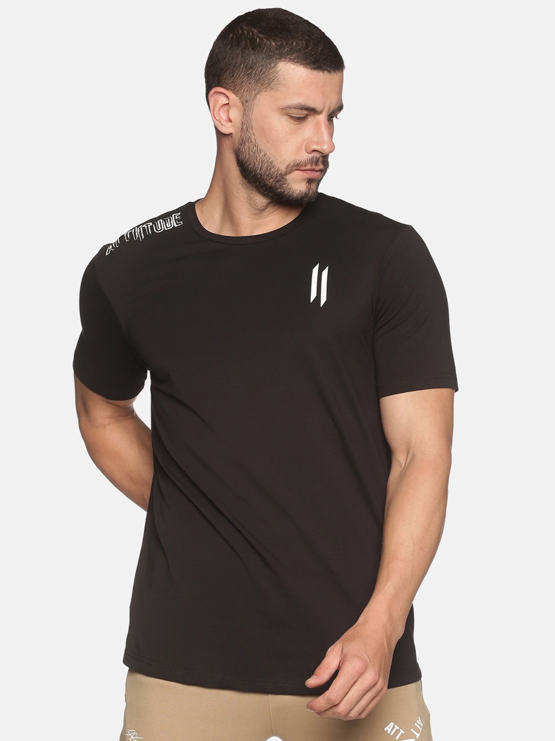 

ATTIITUDE Men Black Applique Cotton Slim Fit T-shirt
