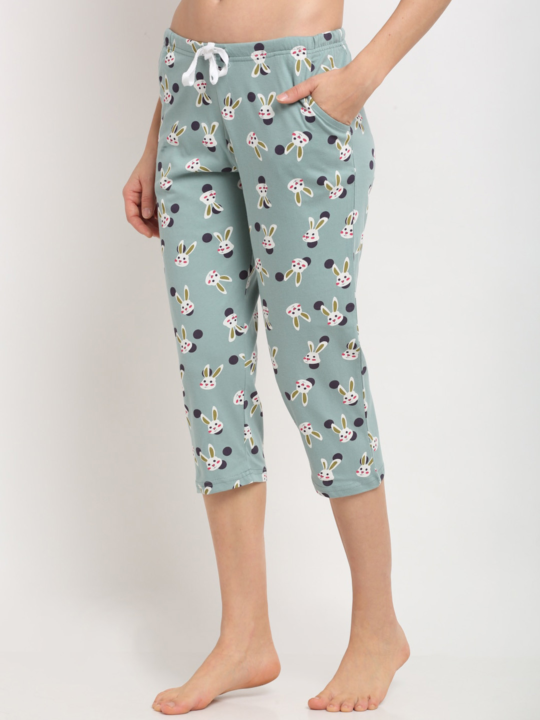 

Kanvin Women Sea Green & White Printed Pure Cotton Capri Lounge Pants
