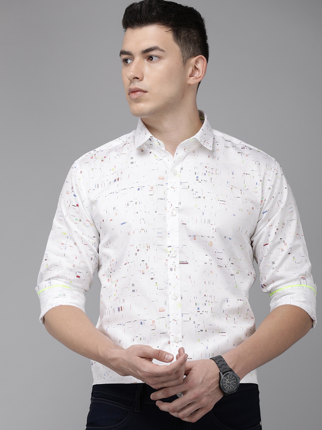 

V Dot Men White Abstract Printed Standard Slim Fit Pure Cotton Casual Shirt