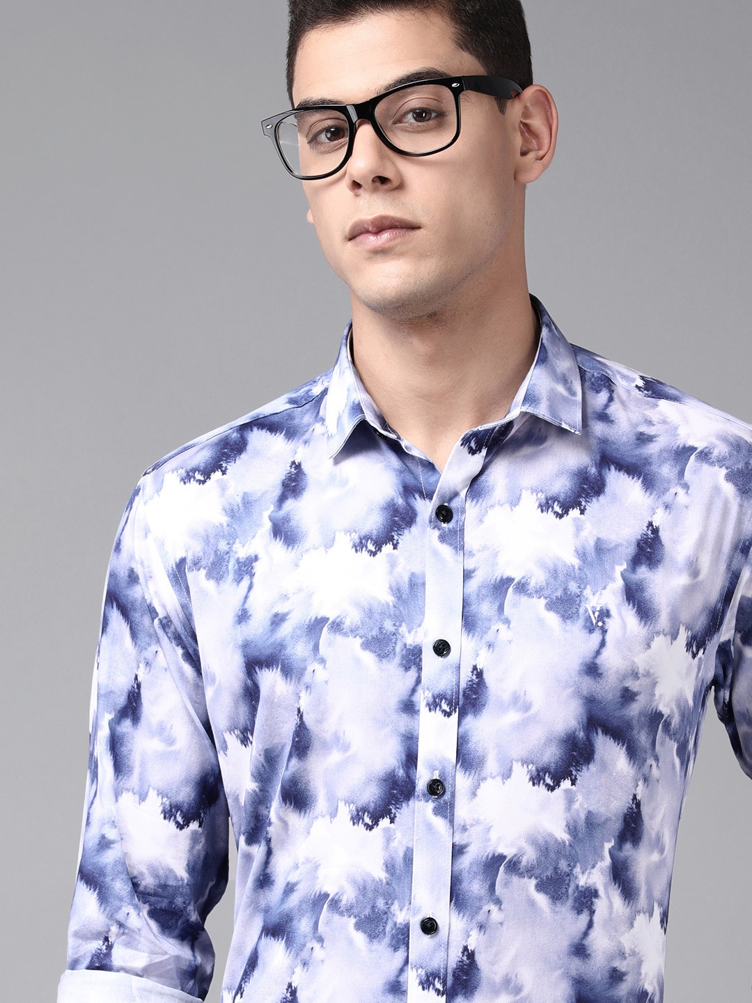

V Dot Men Blue Cotton Standard Slim Fit Printed Casual Shirt