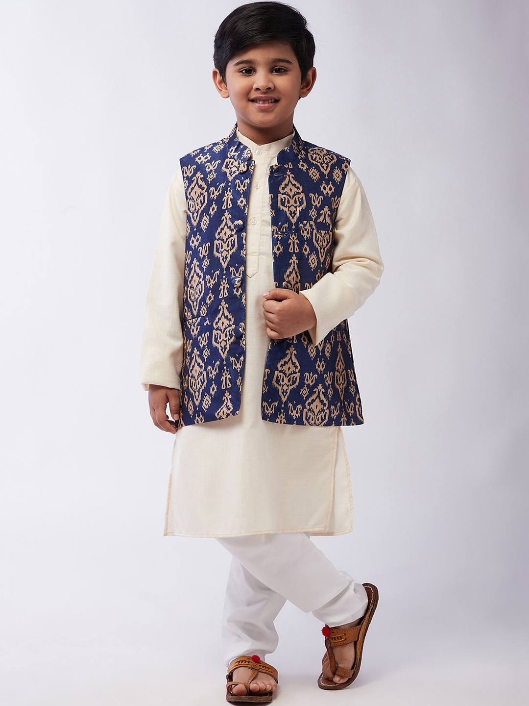 

SOJANYA Boys Cream-Coloured Ethnic Motifs Kurta Pyjamas with Nehrujacket