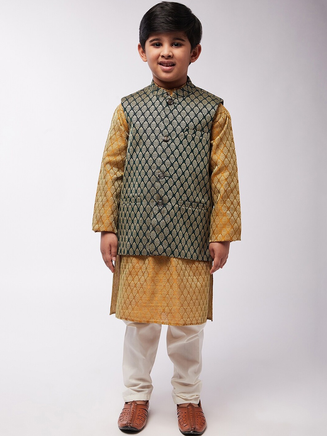 

SOJANYA Boys Mustard Yellow Ethnic Motifs Printed Kurta with Churidar