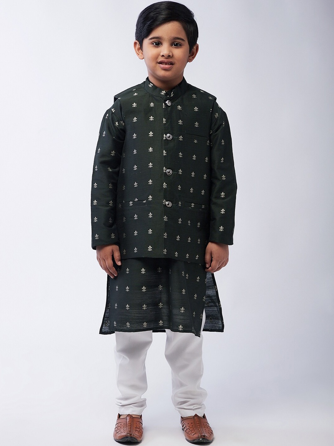 

SOJANYA Boys Green Printed Cotton & Silk Kurta Pyjamas With Jacket