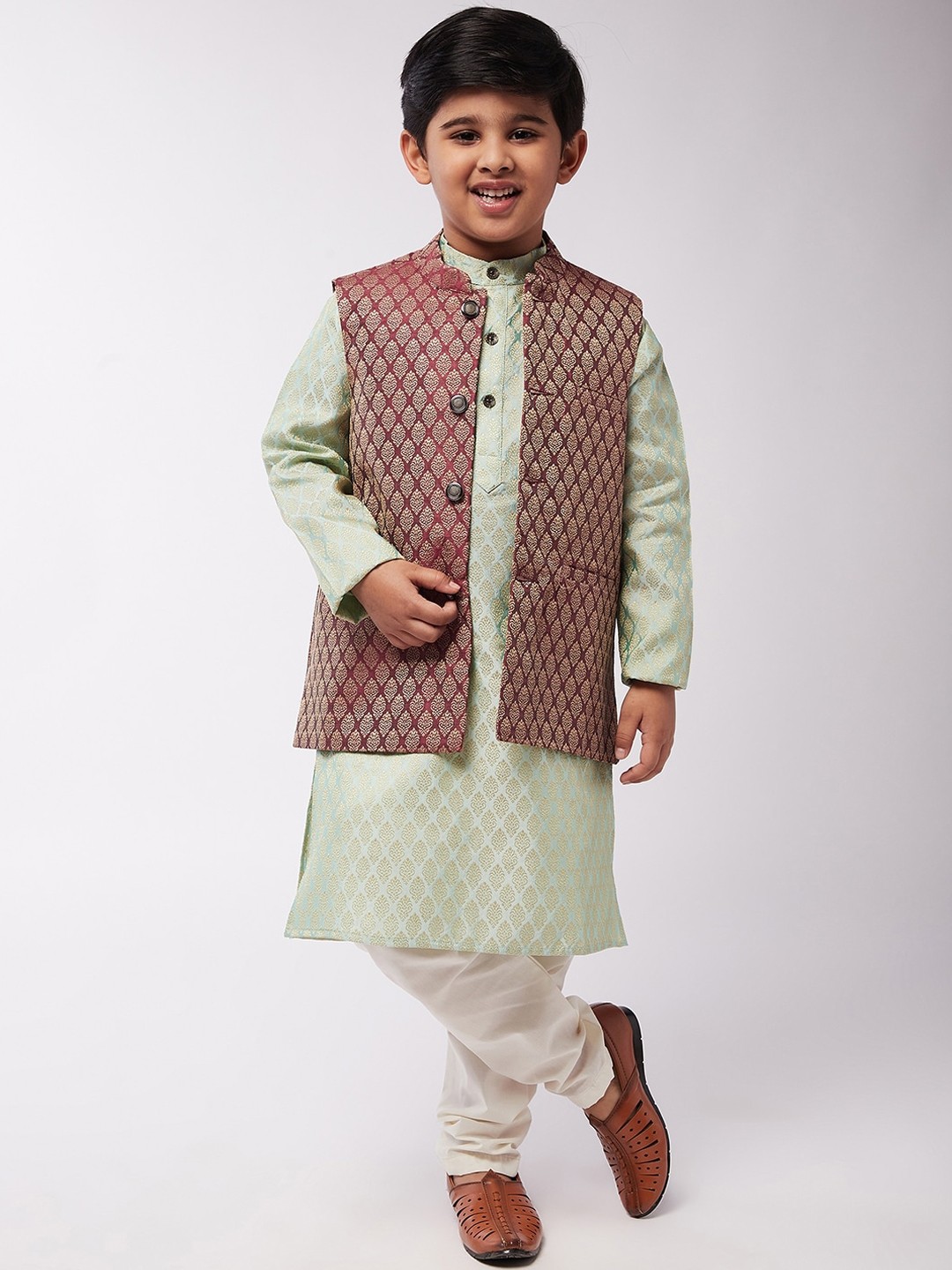 

SOJANYA Boys Green & Off White Kurta with Churidar & Nehru Jacket