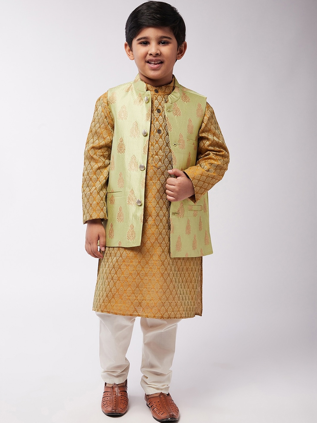 

SOJANYA Boys Mustard Yellow Ethnic Motifs Printed Kurta with Churidar