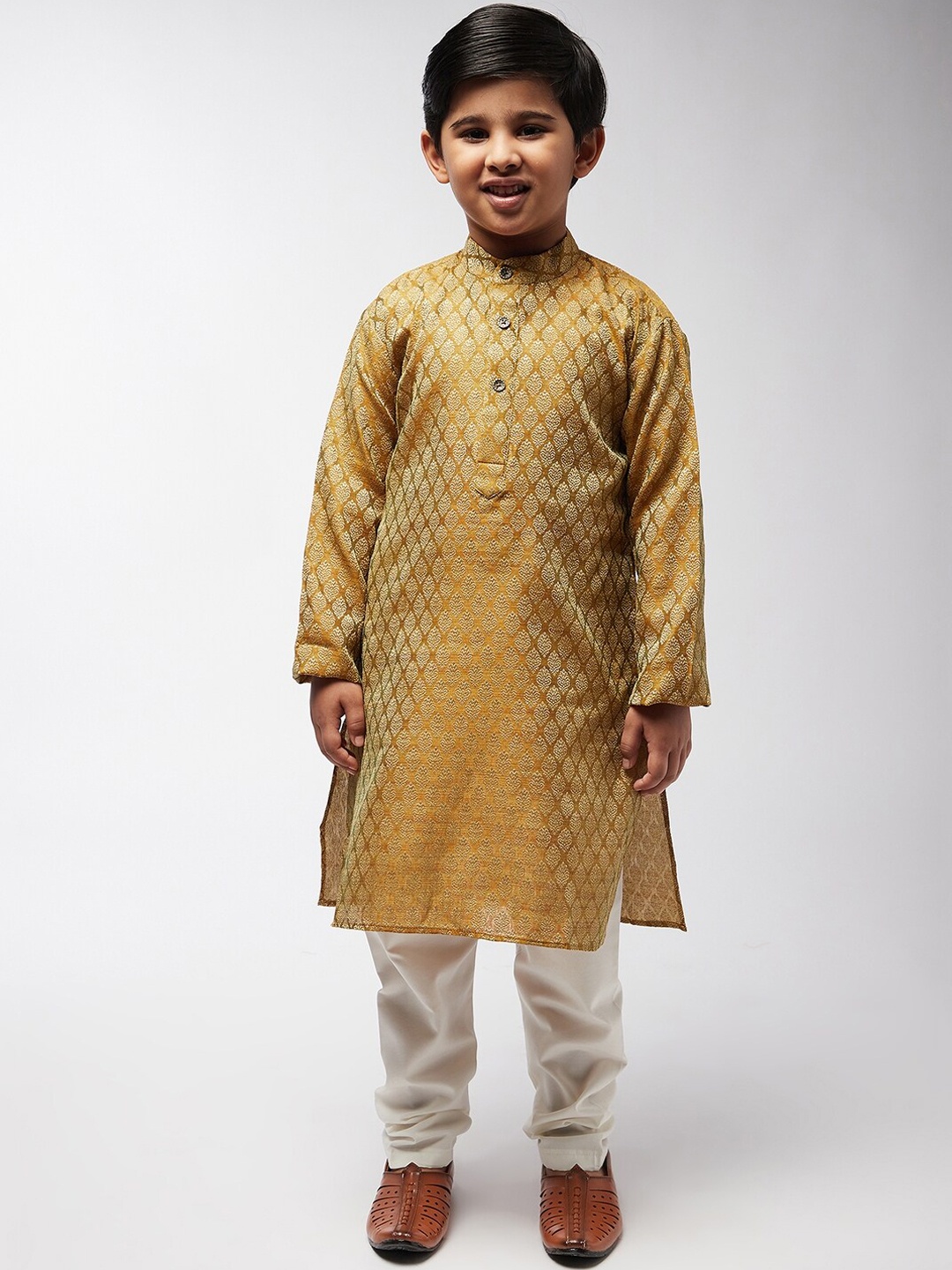 

SOJANYA Boys Mustard Yellow Printed Angrakha Kurta with Pyjamas