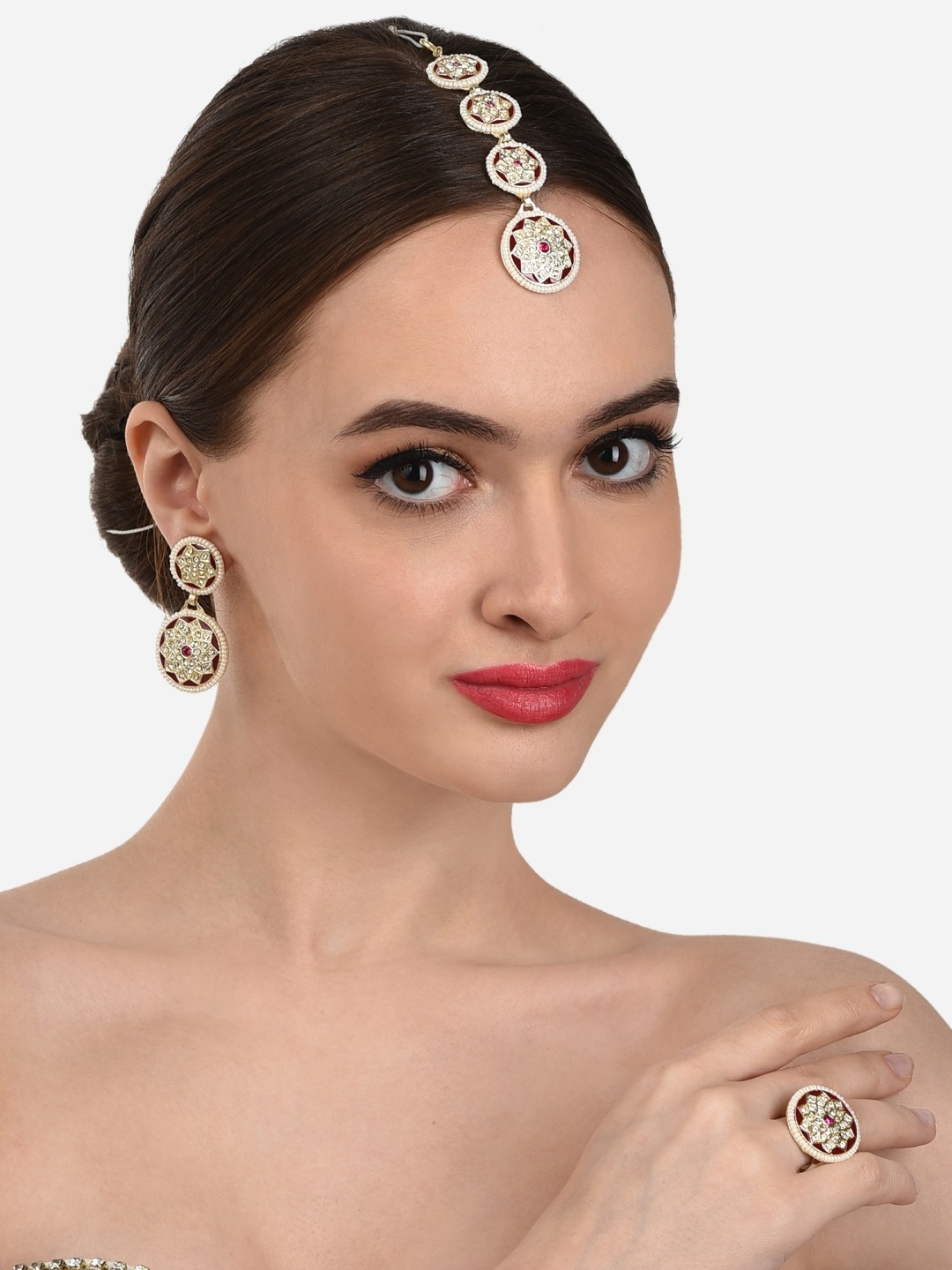 

Zaveri Pearls Pink Enamelled Dazzling Diamonds Embellished Maangtikka & Eareing Set