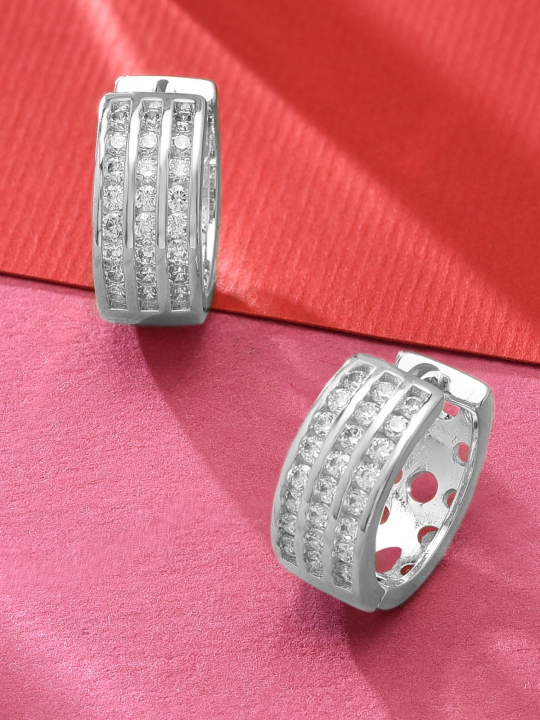 

AMI Silver-Toned Silver-Plated Cubic Zirconia Studded Contemporary Hoop Earrings