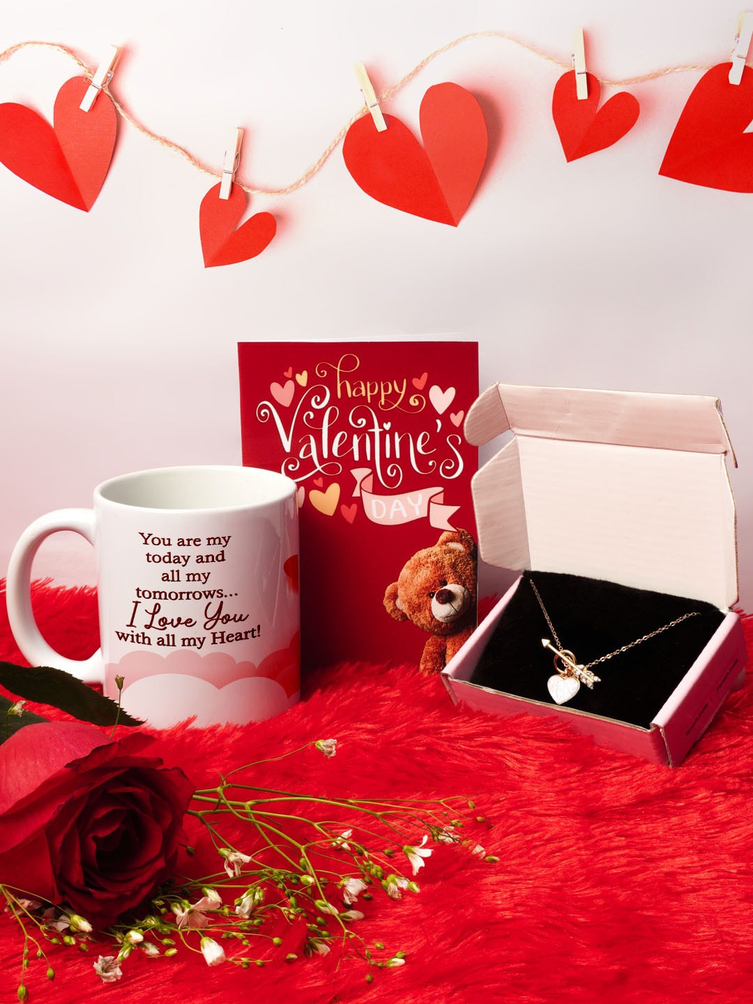 

Ferosh Red & White Printed Valentine Home Gift Set