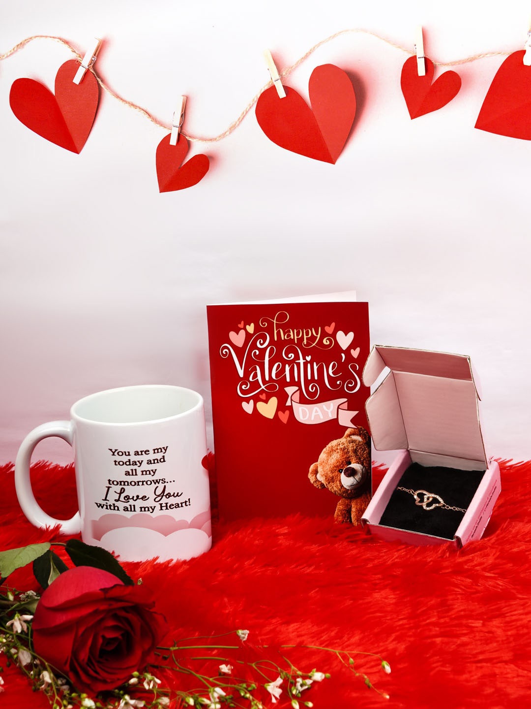 

Ferosh White & Red Ferosh Valentine Bracelet, Mug & Greeting Card Gift Set