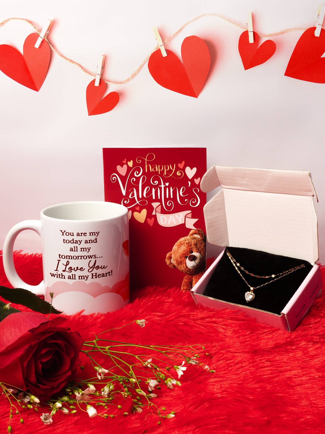 

Ferosh Red & White Printed Valentine Home Gift Set