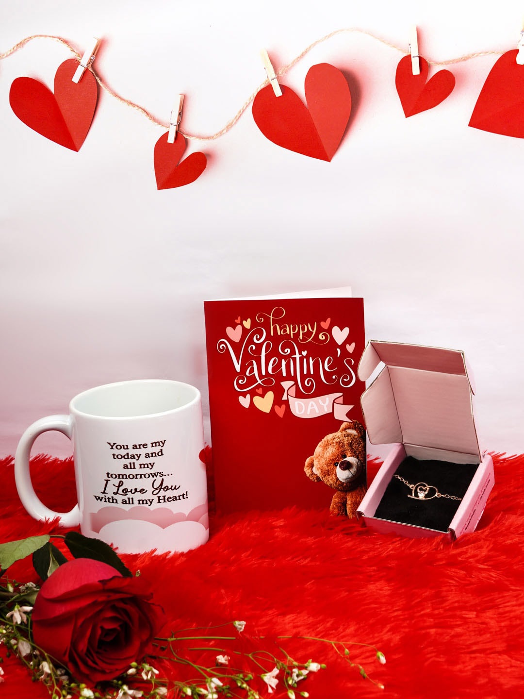 

Ferosh Red & White Printed Valentine Gift Set