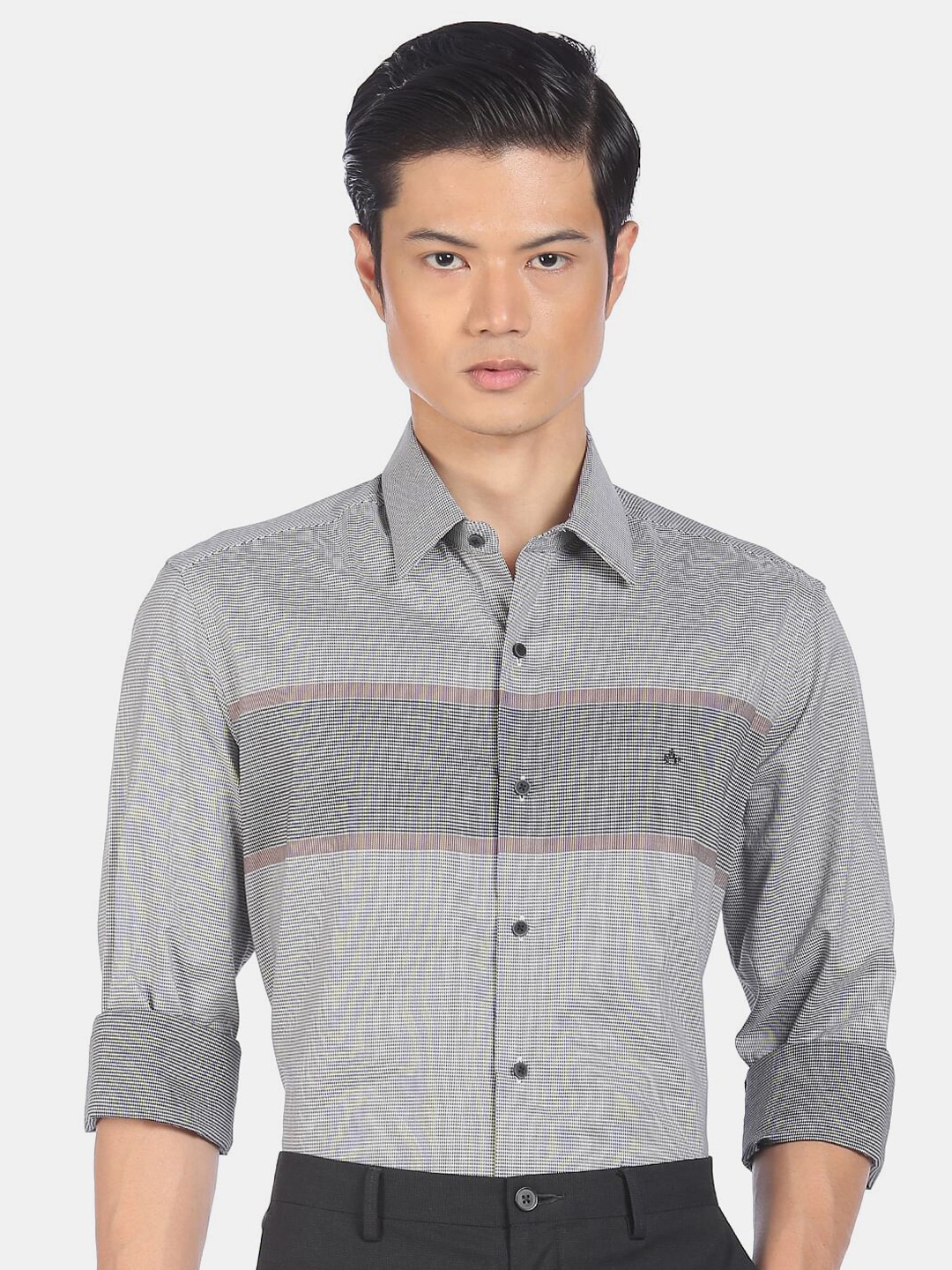 

Arrow Men Black Slim Fit Manhattan Slim Fit Horizontal Striped Formal Shirt