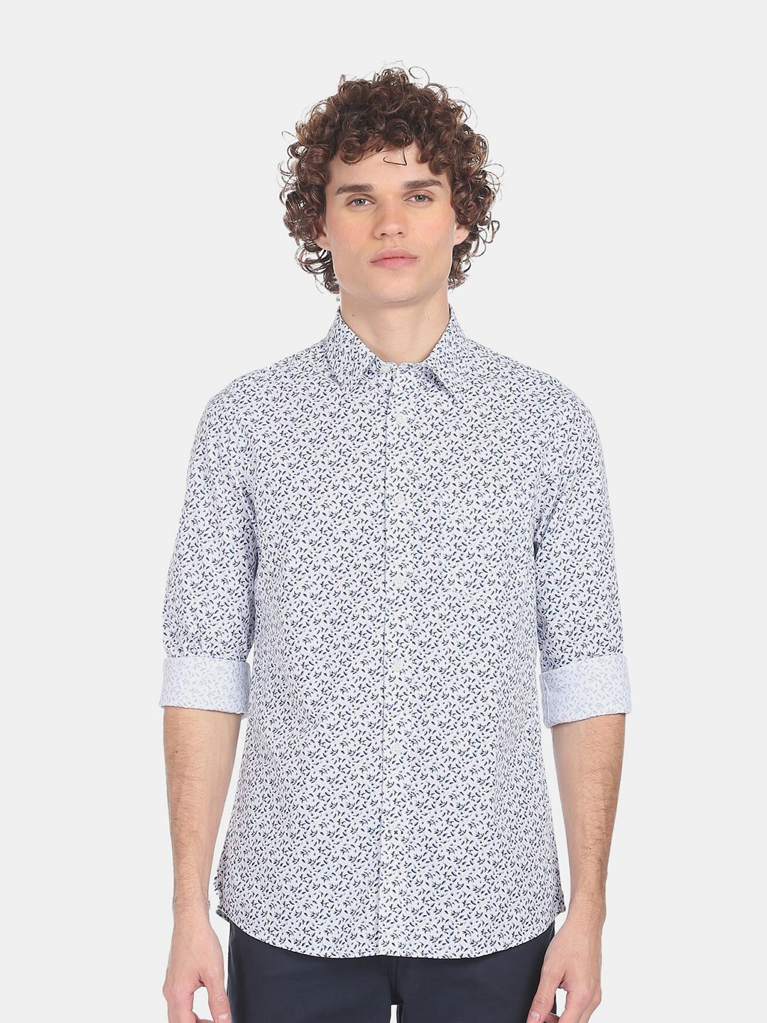 

Arrow Sport Men White Floral Regular Fit Printed Casual Shirt