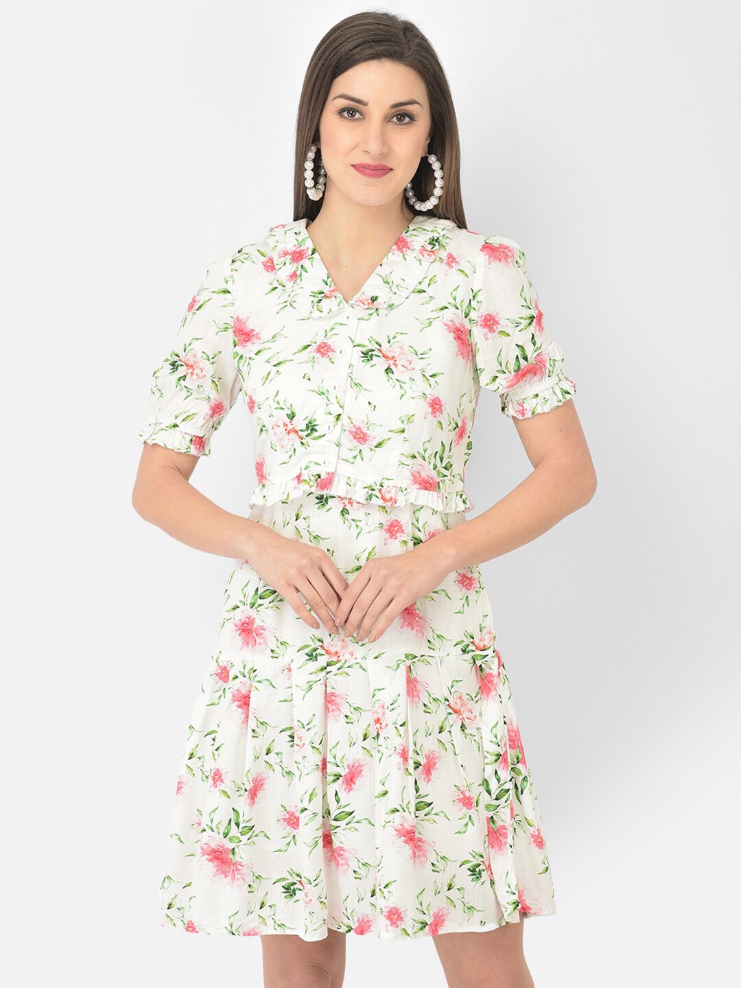 

Latin Quarters White Floral Dress