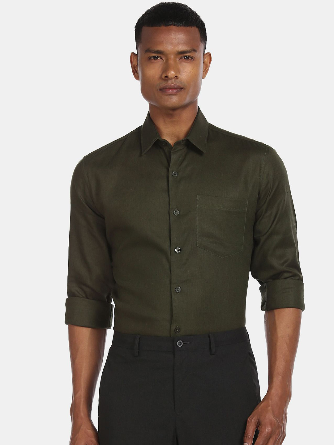 

Excalibur Men Green Cotton-Linen Casual Shirt