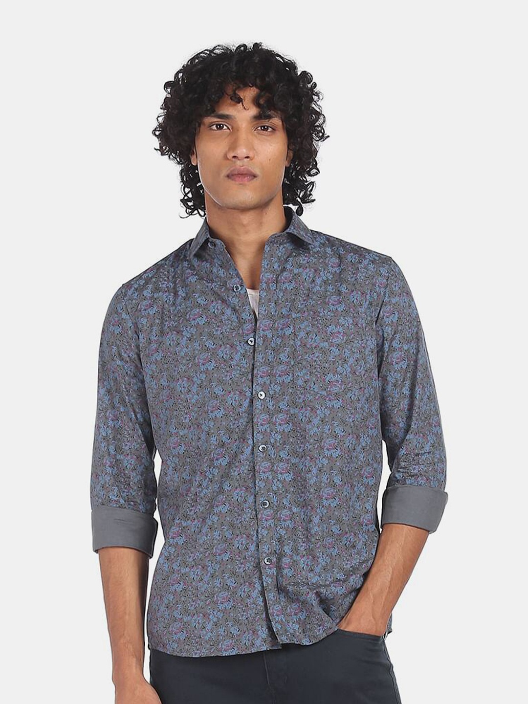

Excalibur Men Grey & Blue Floral Printed Pure Cotton Casual Shirt