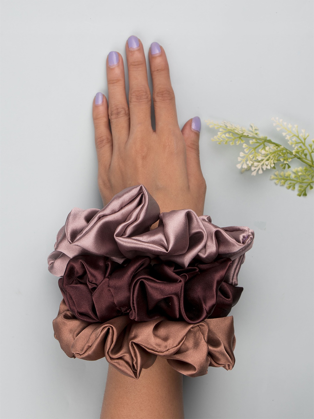 

Arendelle Women Set Of 3 Oversized Satin Scrunchies, Brown