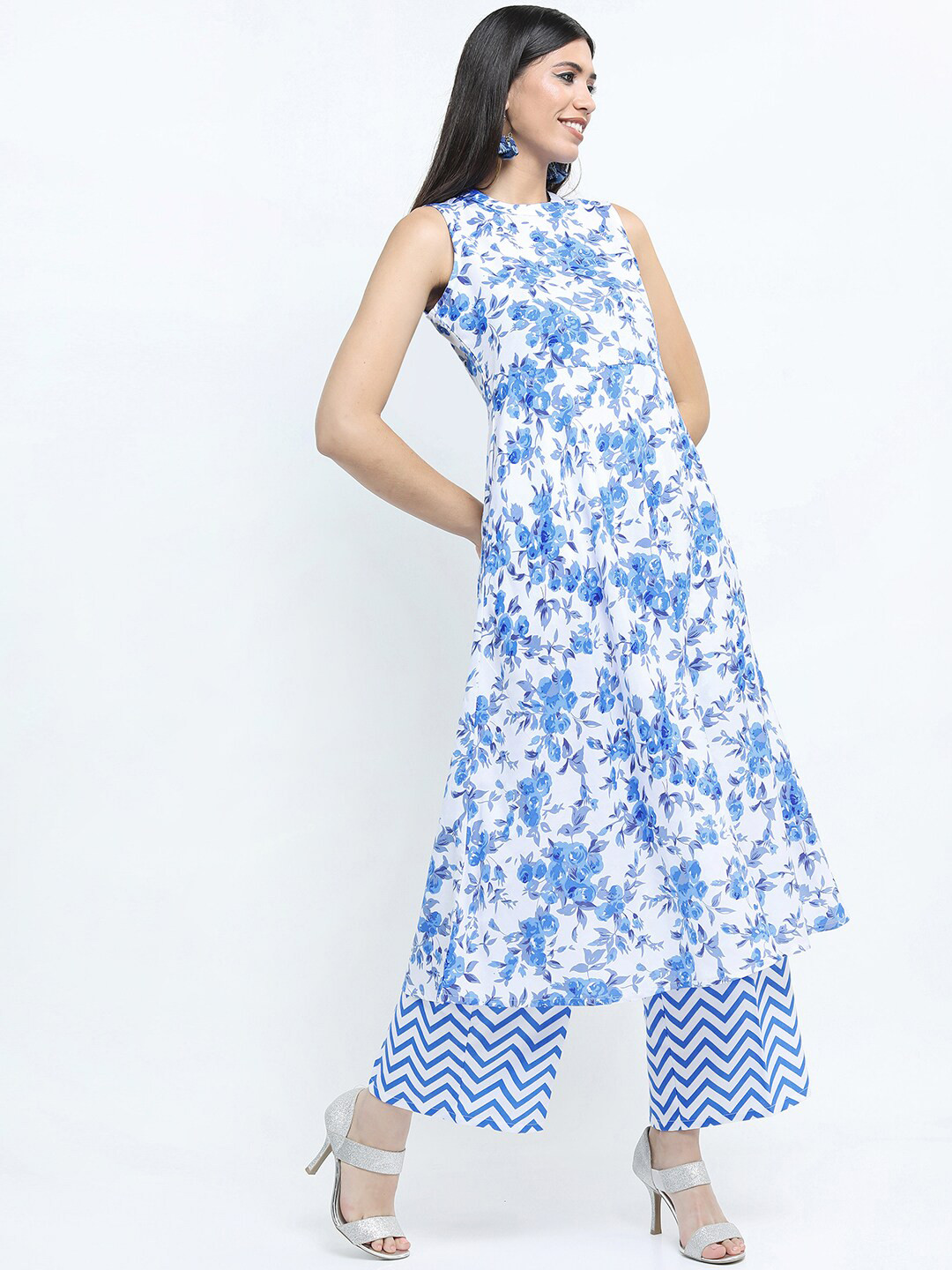 

Vishudh Women Off White & Blue Floral Printed Kurta with Palazzos