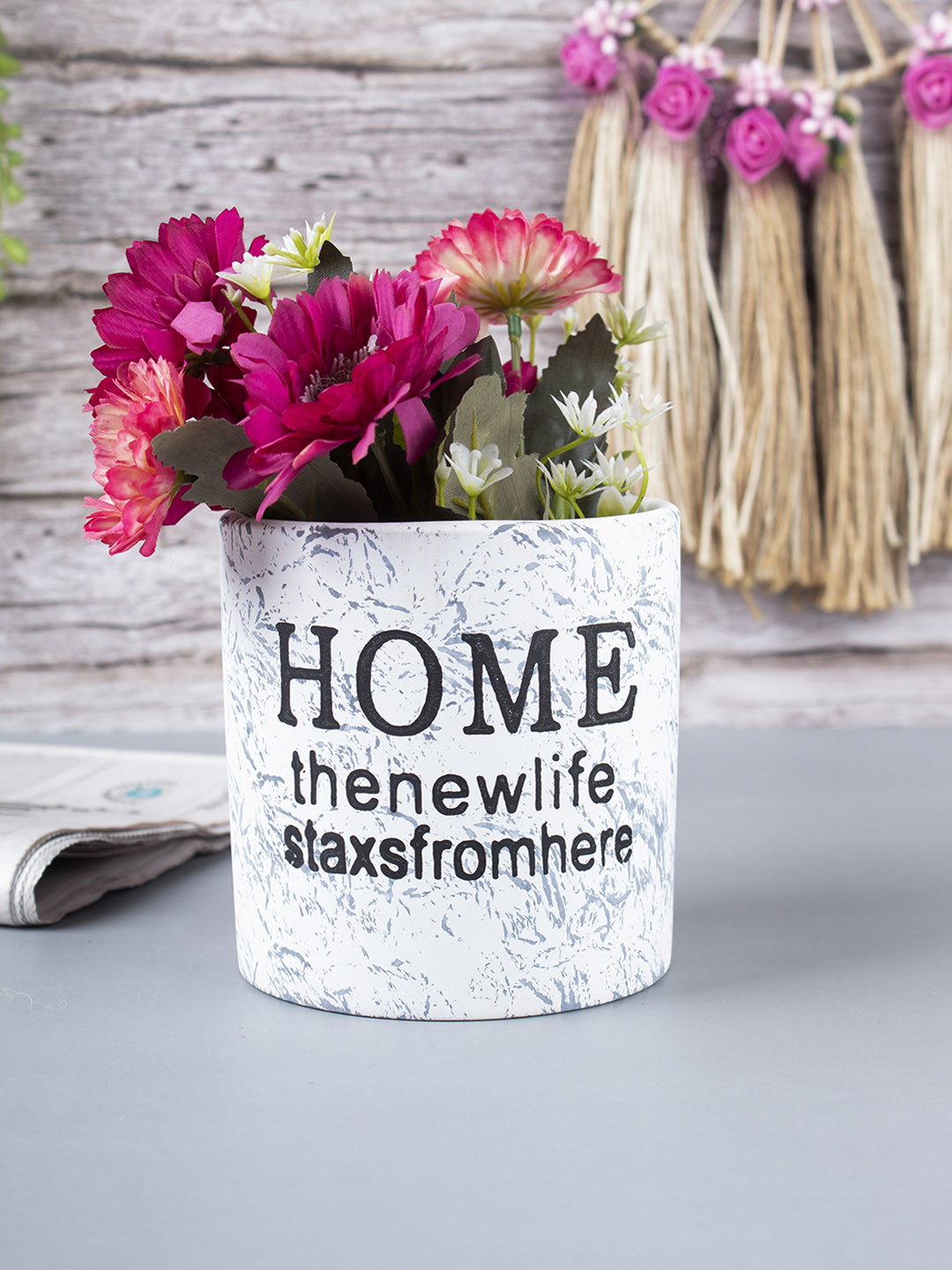

MARKET99 White Ceramic Table Planter