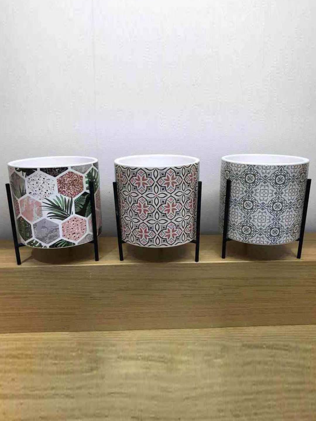 

MARKET99 Set Of 3 Printed Ceramic Table Planter With Stand, Multi