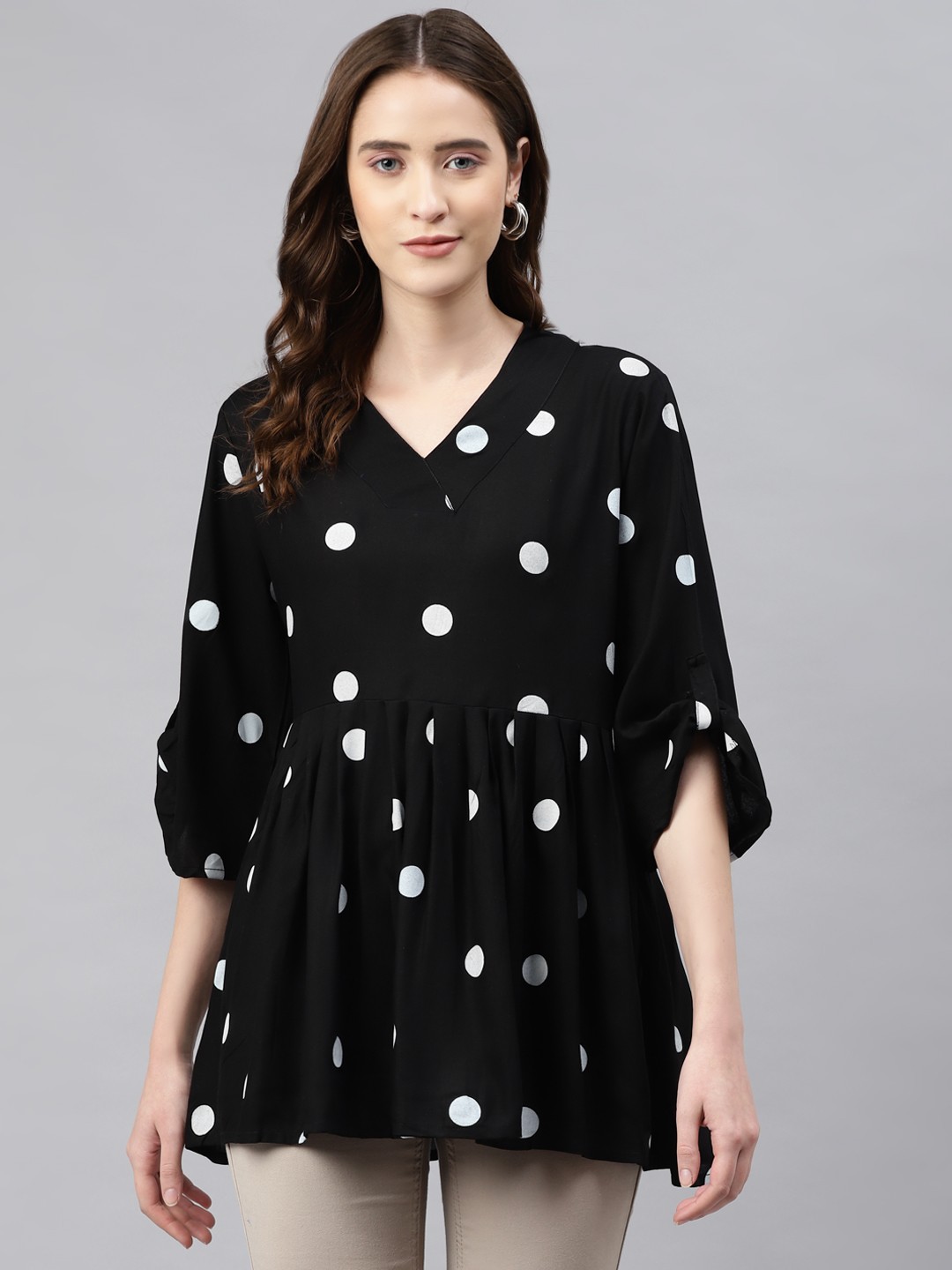 

aayusika Black & White Print Roll-Up Sleeves Top