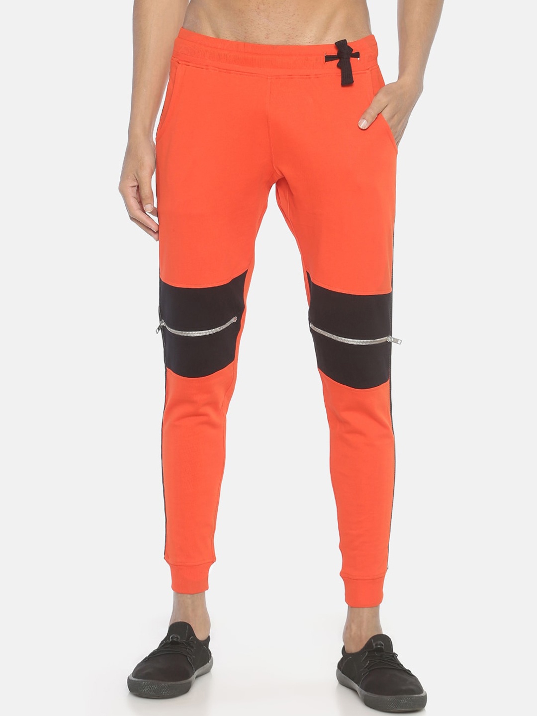 

KULTPRIT Men Cream-Coloured & Black Colourblocked Slim Fit Joggers Trousers