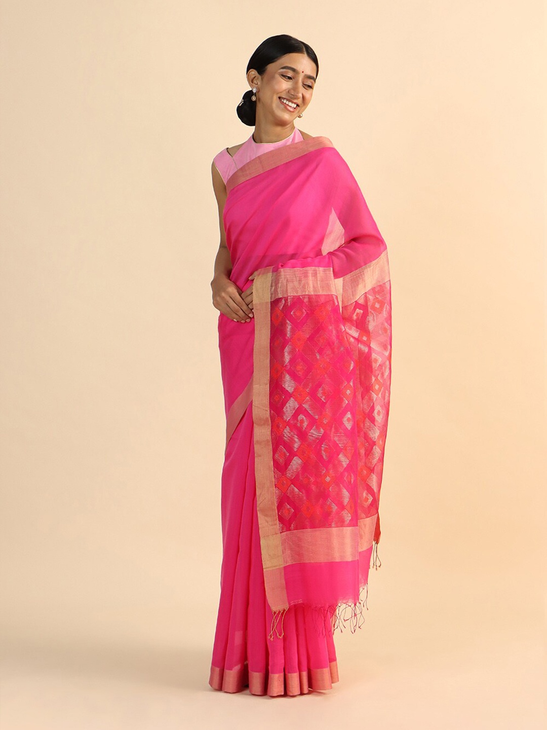 

Taneira Pink & Gold-Toned Zari Silk Cotton Saree