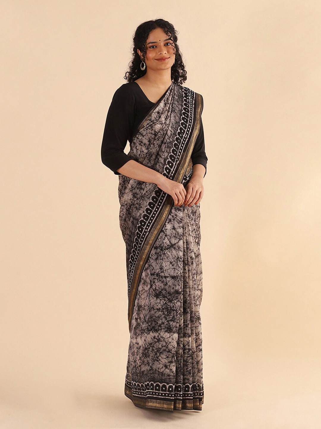 

Taneira Black Silk Cotton Batik Saree