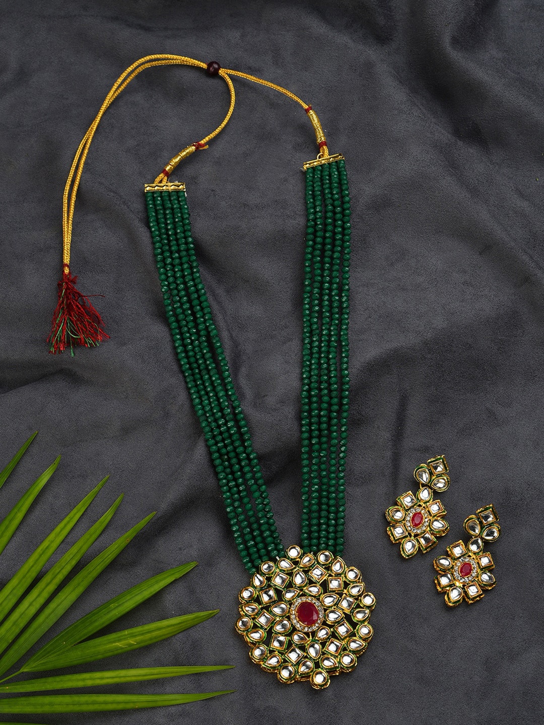 

SOHI Gold-Plated White & Green Kundan-Studded & Beaded Jewellery Set