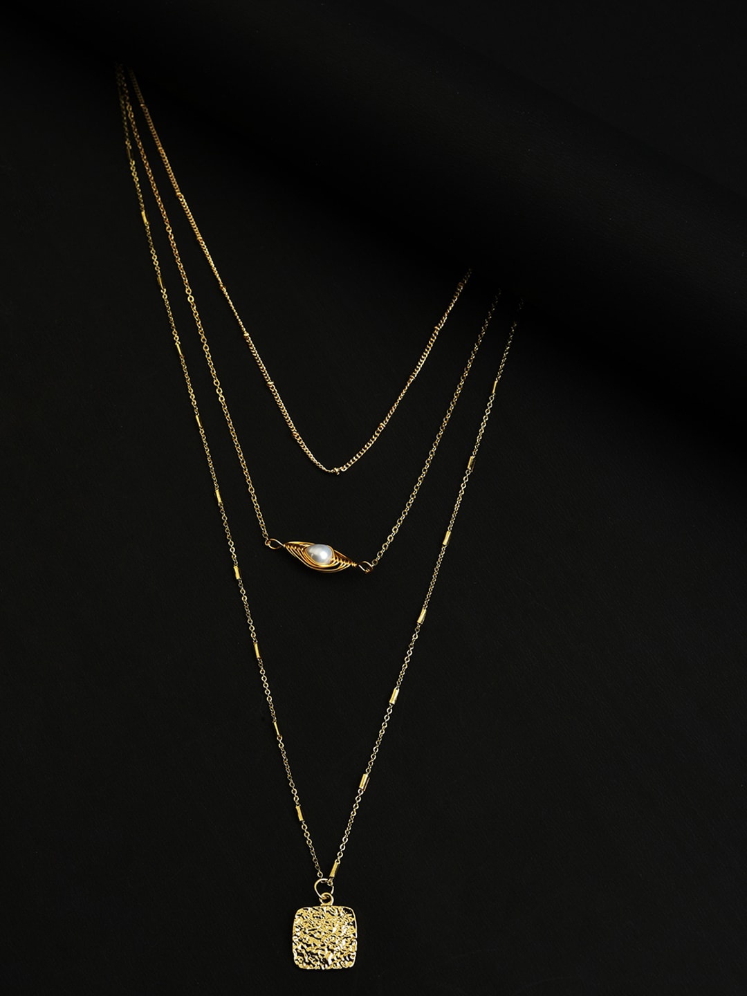 

SOHI Gold-Plated Set Of 3 Pendant With Chain