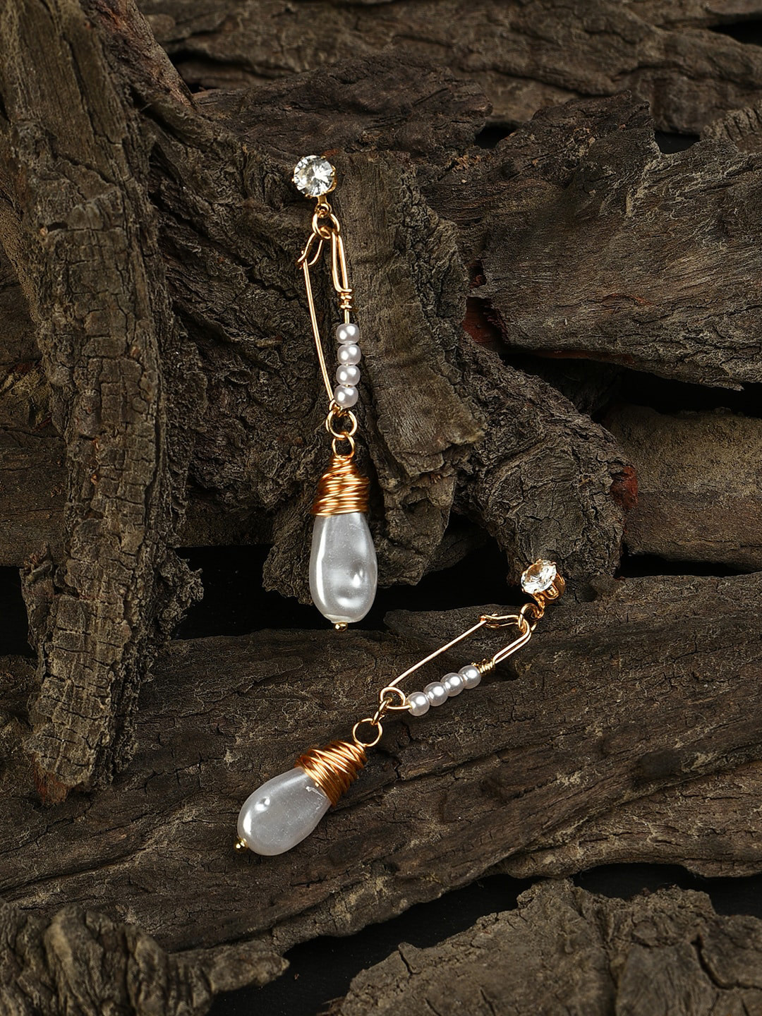 

SOHI White & Gold-Plated Contemporary Pearl Beaded Drop Drop Earrings