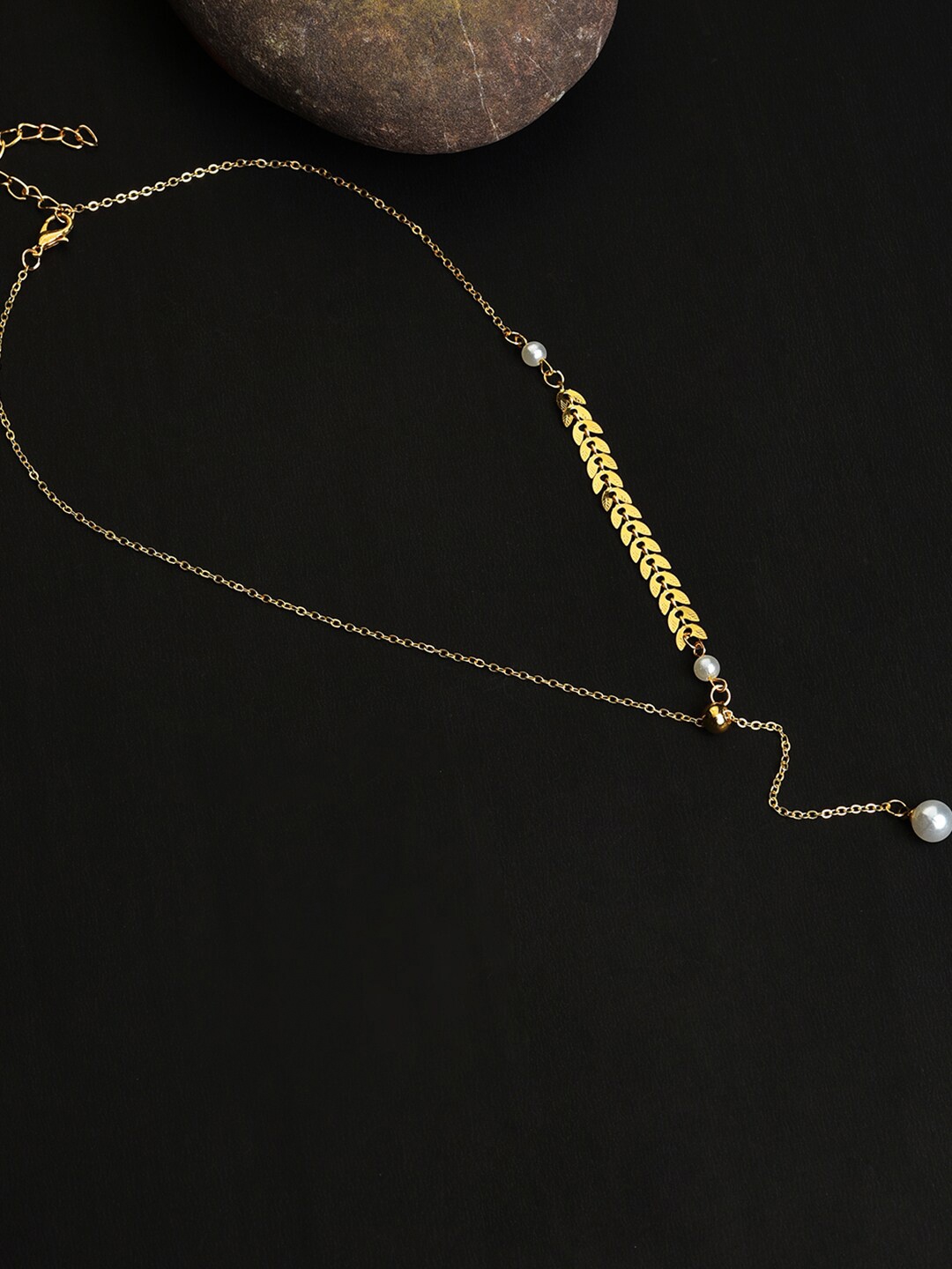 

SOHI Gold-Plated & White Brass Pearl Beaded Necklace