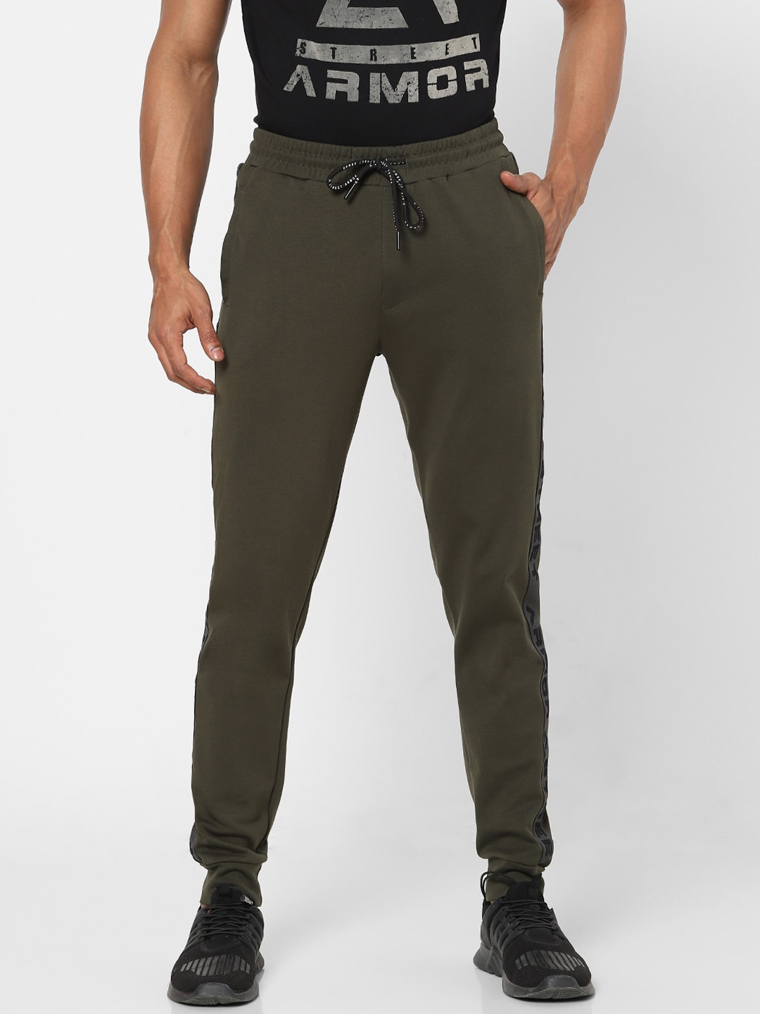 

Street Armor by Pantaloons Men Green Joggers Trousers
