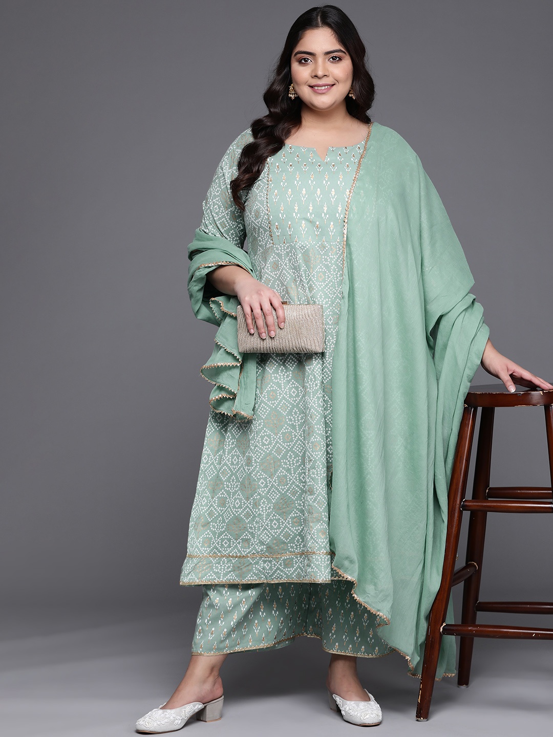 

EXTRA LOVE BY LIBAS Women Plus Size Green Printed Kurta with Palazzos & With Dupatta