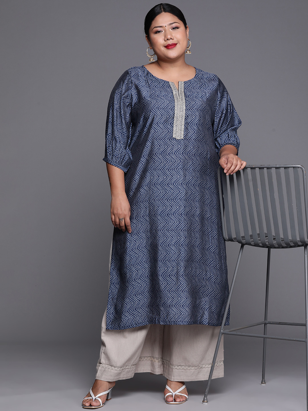 

EXTRA LOVE BY LIBAS Plus Size Women Navy Blue & White Chevron Kurta