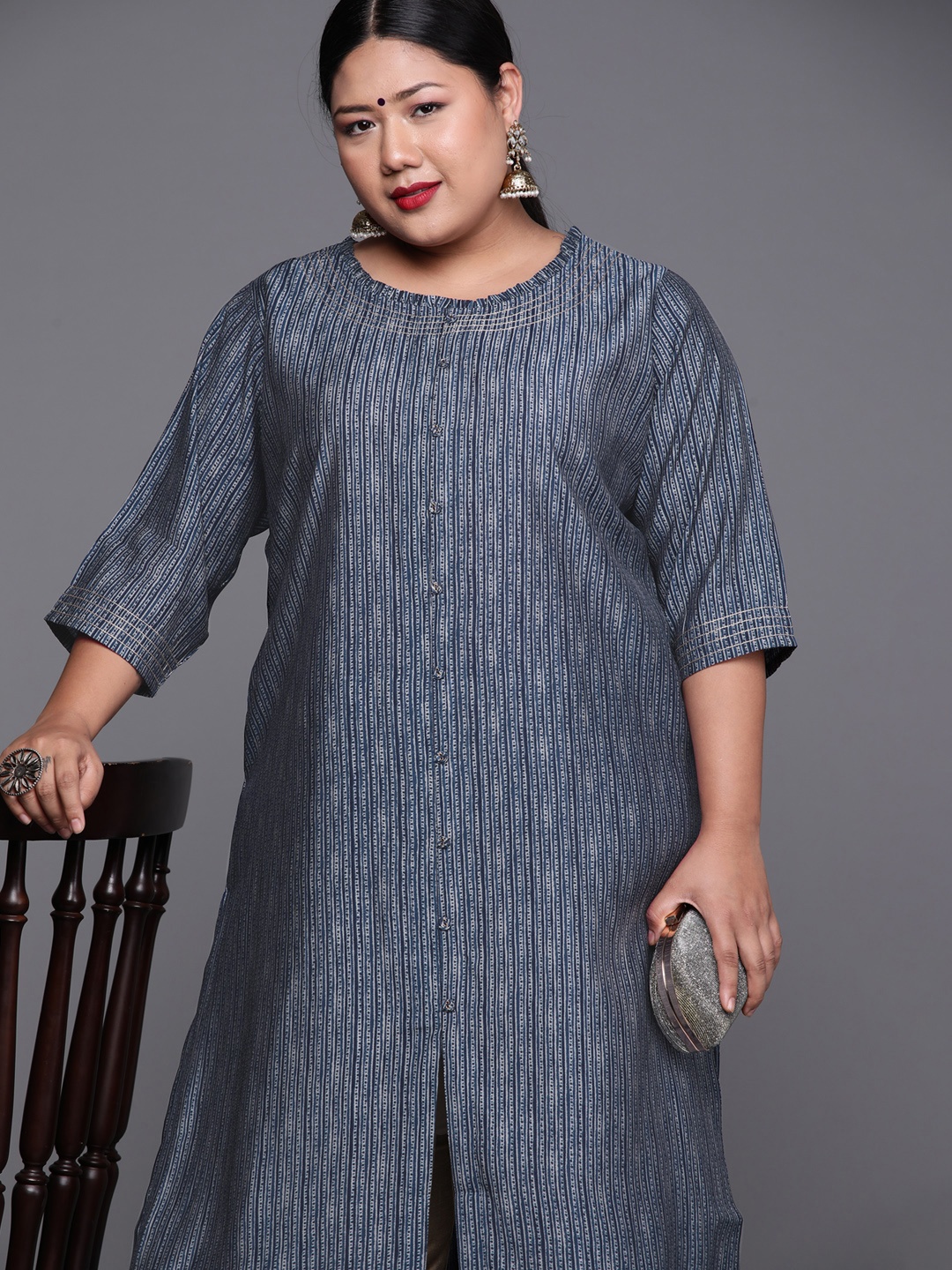 

EXTRA LOVE BY LIBAS Women Blue Printed Indigo Chanderi Silk Kurta