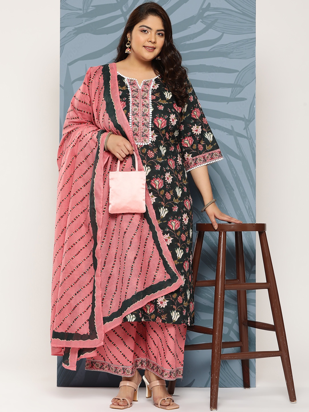 

EXTRA LOVE BY LIBAS Women Black Printed Kurta with Palazzos & With Dupatta