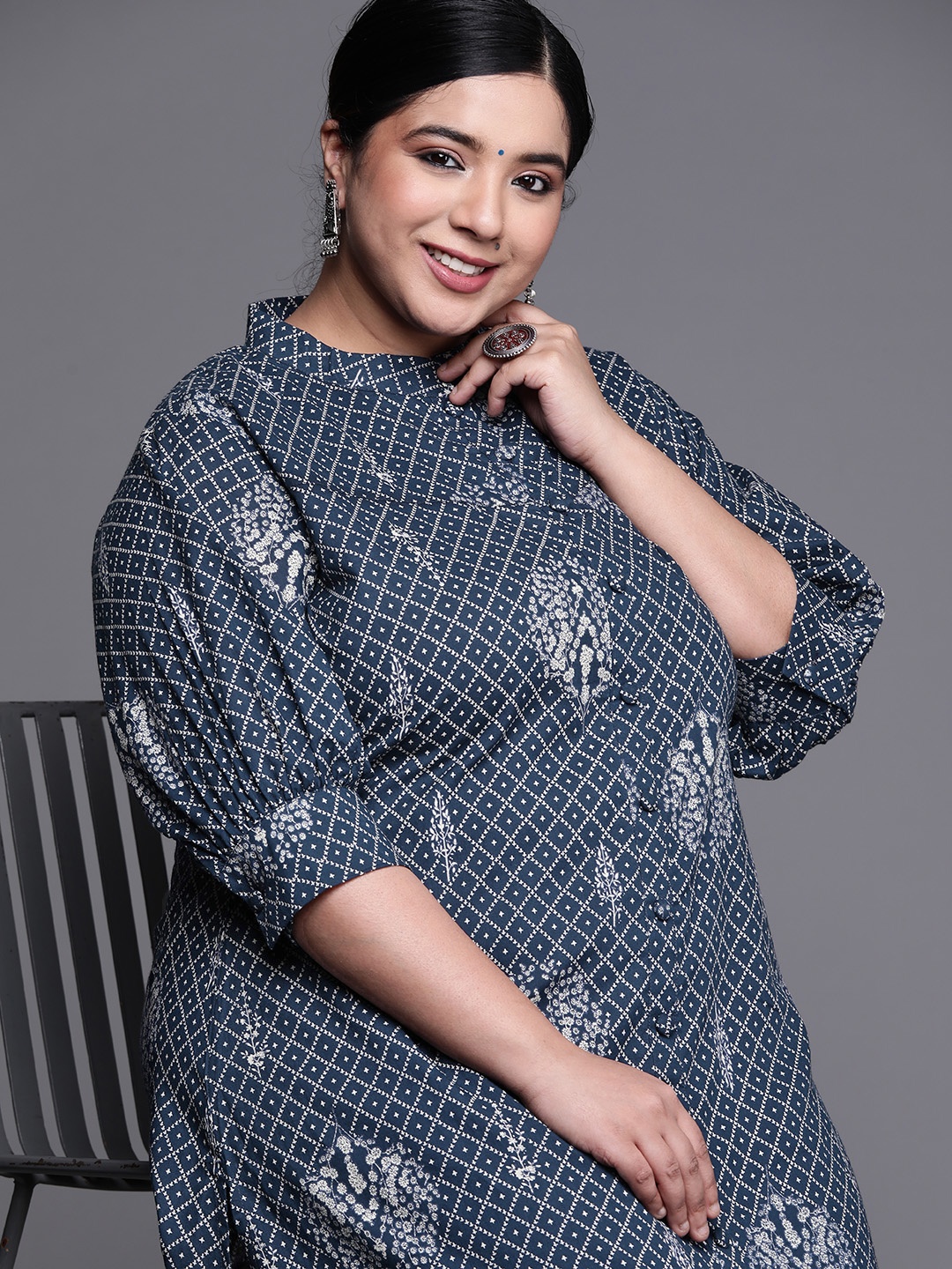 

EXTRA LOVE BY LIBAS Plus Size Women Navy Blue & Off White Pure Cotton Printed Kurta