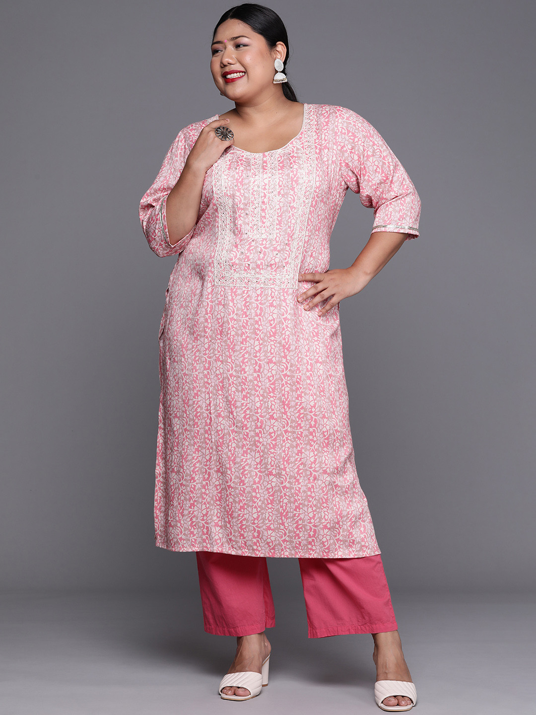 

EXTRA LOVE BY LIBAS Plus Size Women Pink & White Floral Printed Indie Prints Kurta