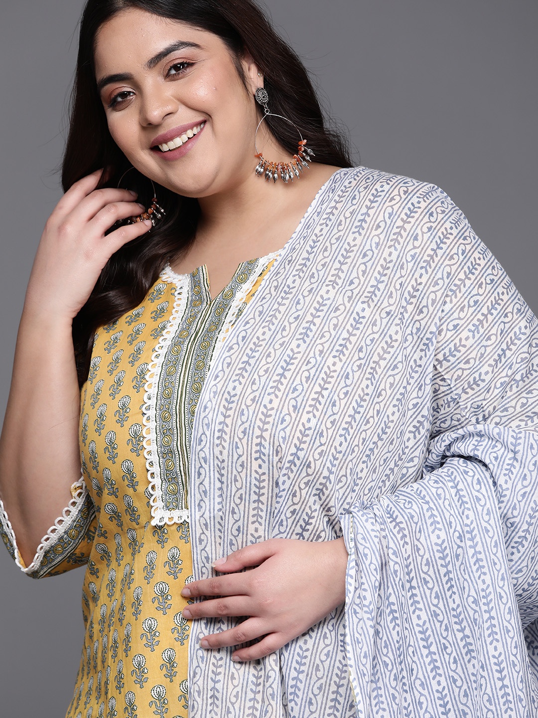 

EXTRA LOVE BY LIBAS Women Plus Size Yellow Printed Kurta with Palazzos & Dupatta